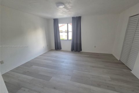 Copropriété à louer à Miami, Floride: 2 chambres, 92.9 m2 № 1968711 - photo 16