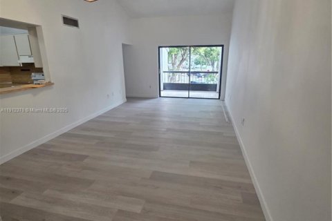 Copropriété à louer à Miami, Floride: 2 chambres, 92.9 m2 № 1968711 - photo 4