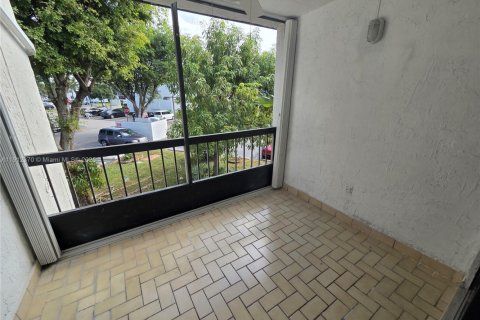 Copropriété à louer à Miami, Floride: 2 chambres, 92.9 m2 № 1968711 - photo 8