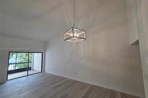 Copropriété à louer à Miami, Floride: 2 chambres, 92.9 m2 № 1968711 - photo 7