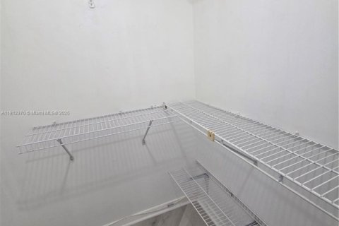 Copropriété à louer à Miami, Floride: 2 chambres, 92.9 m2 № 1968711 - photo 22