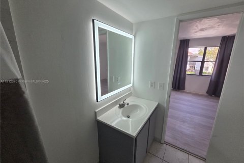 Copropriété à louer à Miami, Floride: 2 chambres, 92.9 m2 № 1968711 - photo 21