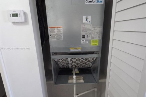 Copropriété à louer à Miami, Floride: 2 chambres, 92.9 m2 № 1968711 - photo 30