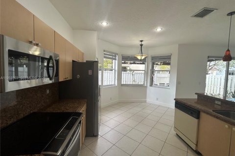 Villa ou maison à vendre à Miramar, Floride: 3 chambres, 174.75 m2 № 2007593 - photo 13