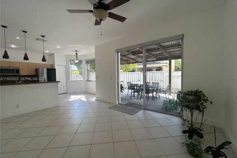 Villa ou maison à vendre à Miramar, Floride: 3 chambres, 174.75 m2 № 2007593 - photo 19