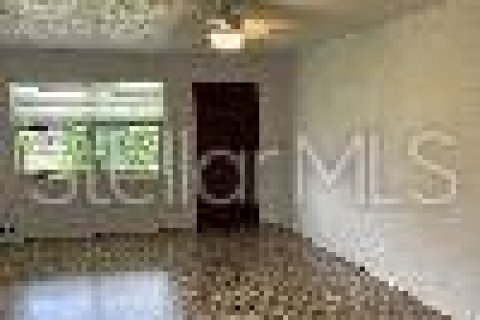 Villa ou maison à louer à New Smyrna Beach, Floride: 3 chambres, 81.2 m2 № 1903316 - photo 4