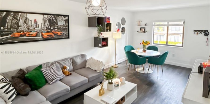 Condominio en Cutler Bay, Florida, 2 dormitorios № 1801224