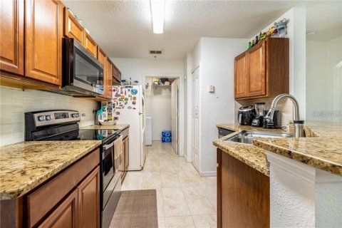 Condo in Orlando, Florida, 2 bedrooms  № 1819273 - photo 12