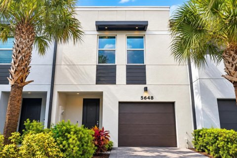 Touwnhouse à Mangonia Park, Floride 3 chambres, 135.08 m2 № 2414668