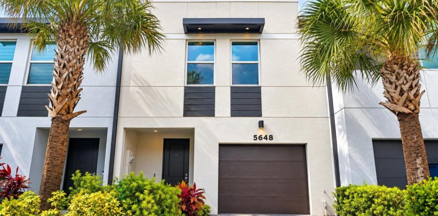 Touwnhouse à Mangonia Park, Floride 3 chambres, 135.08 m2 № 2414668
