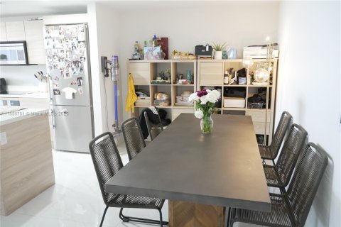 Condo in North Miami Beach, Florida, 2 bedrooms  № 1881819 - photo 19