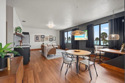 Casa en venta en St. Lucie, Florida, 5 dormitorios, 255.3 m2 № 2278169 - foto 19