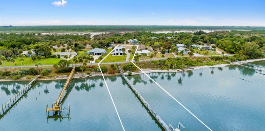 Casa en St. Lucie, Florida 5 dormitorios, 255.3 m2 № 2278169