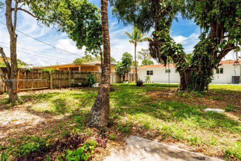 House in Dania Beach, Florida 3 bedrooms, 96.62 sq.m. № 2000836 - photo 30