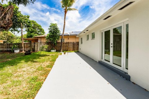 House in Dania Beach, Florida 3 bedrooms, 96.62 sq.m. № 2000836 - photo 28