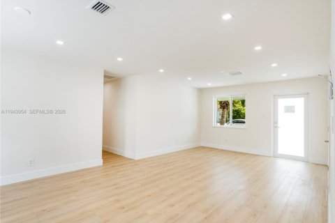 House in Dania Beach, Florida 3 bedrooms, 96.62 sq.m. № 2000836 - photo 10