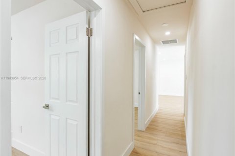 House in Dania Beach, Florida 3 bedrooms, 96.62 sq.m. № 2000836 - photo 21