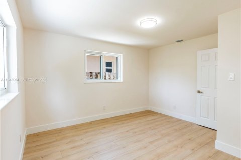 House in Dania Beach, Florida 3 bedrooms, 96.62 sq.m. № 2000836 - photo 19