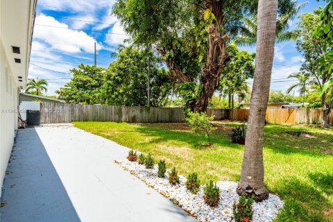 House in Dania Beach, Florida 3 bedrooms, 96.62 sq.m. № 2000836 - photo 25