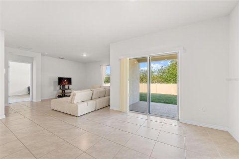 House in Haines City, Florida 4 bedrooms, 173.45 sq.m. № 1879497 - photo 8