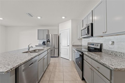 House in Haines City, Florida 4 bedrooms, 173.45 sq.m. № 1879497 - photo 3