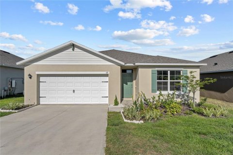 House in Haines City, Florida 4 bedrooms, 173.45 sq.m. № 1879497 - photo 1