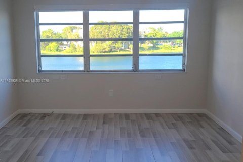 Condominio en alquiler en Miami, Florida, 1 dormitorio, 100.43 m2 № 1841202 - foto 18