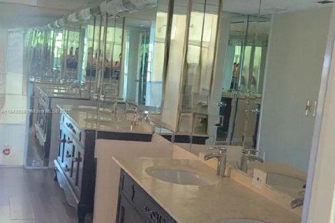 Condominio en alquiler en Miami, Florida, 1 dormitorio, 100.43 m2 № 1841202 - foto 25