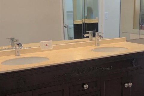 Condominio en alquiler en Miami, Florida, 1 dormitorio, 100.43 m2 № 1841202 - foto 24