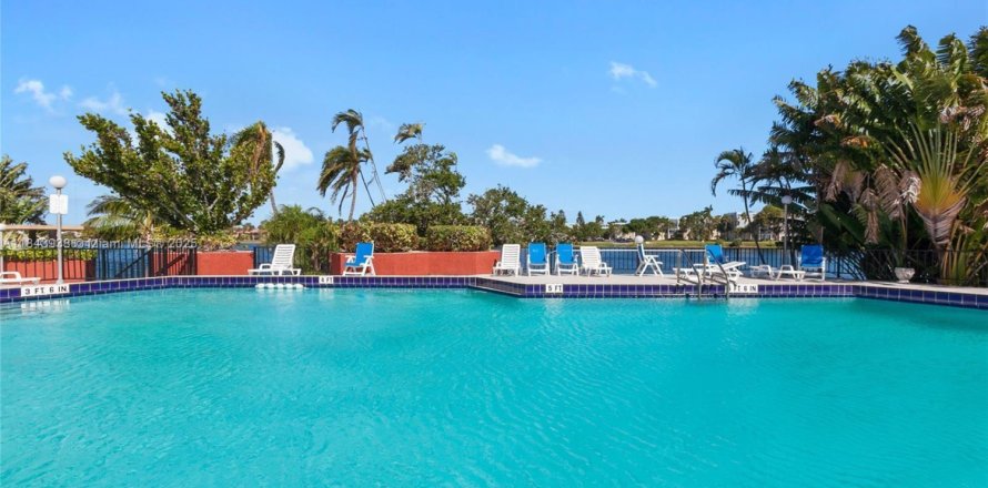 Condominio en Miami, Florida, 1 dormitorio  № 1841202