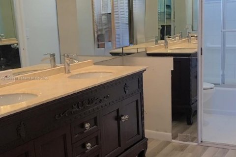 Condominio en alquiler en Miami, Florida, 1 dormitorio, 100.43 m2 № 1841202 - foto 23