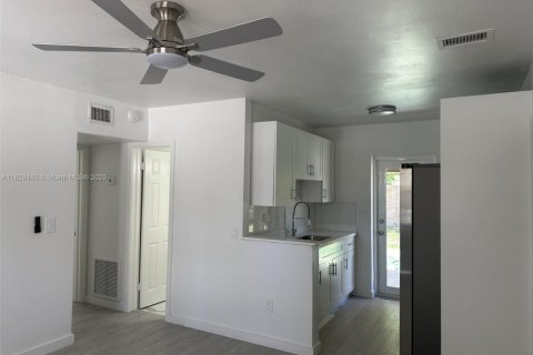 Villa ou maison à vendre à Pompano Beach, Floride: 3 chambres, 68.47 m2 № 1804202 - photo 4