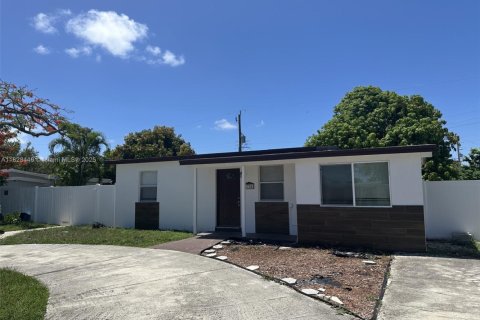 Villa ou maison à vendre à Pompano Beach, Floride: 3 chambres, 68.47 m2 № 1804202 - photo 1