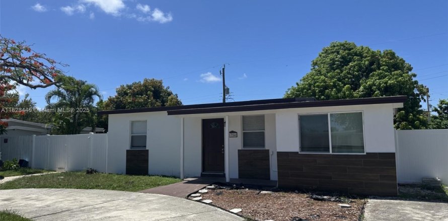 Villa ou maison à Pompano Beach, Floride 3 chambres, 68.47 m2 № 1804202