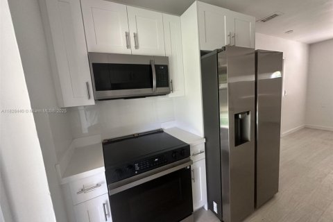 Villa ou maison à vendre à Pompano Beach, Floride: 3 chambres, 68.47 m2 № 1804202 - photo 8