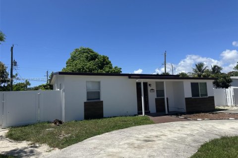 Villa ou maison à vendre à Pompano Beach, Floride: 3 chambres, 68.47 m2 № 1804202 - photo 2