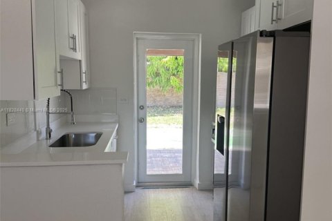 Villa ou maison à vendre à Pompano Beach, Floride: 3 chambres, 68.47 m2 № 1804202 - photo 6