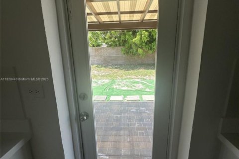 Villa ou maison à vendre à Pompano Beach, Floride: 3 chambres, 68.47 m2 № 1804202 - photo 10