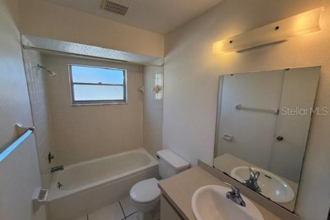 Condo in Sarasota, Florida, 2 bedrooms  № 1533434 - photo 15