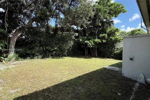 Villa ou maison à louer à Miami, Floride: 2 chambres, 65.03 m2 № 1946612 - photo 8