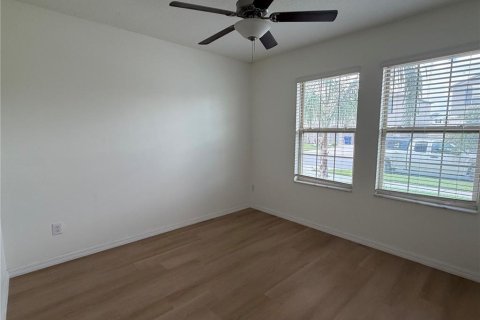 Casa en venta en Wesley Chapel, Florida, 6 dormitorios, 308.99 m2 № 2215907 - foto 3