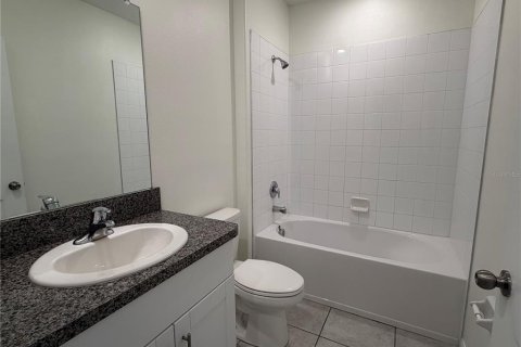 Casa en venta en Wesley Chapel, Florida, 6 dormitorios, 308.99 m2 № 2215907 - foto 5