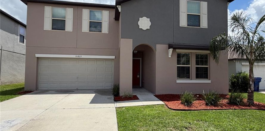 Casa en Wesley Chapel, Florida 6 dormitorios, 308.99 m2 № 2215907