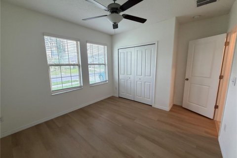 Casa en venta en Wesley Chapel, Florida, 6 dormitorios, 308.99 m2 № 2215907 - foto 4