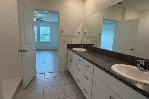 Casa en venta en Wesley Chapel, Florida, 6 dormitorios, 308.99 m2 № 2215907 - foto 24