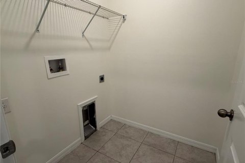 Casa en venta en Wesley Chapel, Florida, 6 dormitorios, 308.99 m2 № 2215907 - foto 15