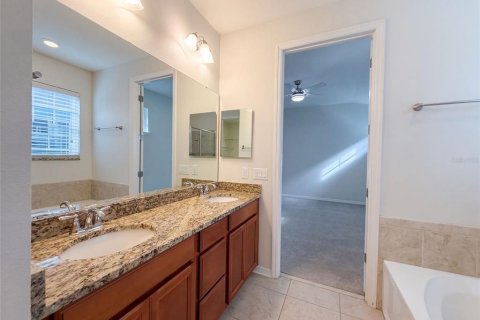 House in Orlando, Florida 3 bedrooms, 172.71 sq.m. № 2389027 - photo 26