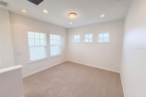 House in Orlando, Florida 3 bedrooms, 172.71 sq.m. № 2389027 - photo 15