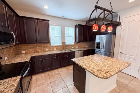 House in Orlando, Florida 3 bedrooms, 172.71 sq.m. № 2389027 - photo 6