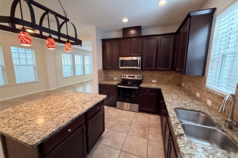 House in Orlando, Florida 3 bedrooms, 172.71 sq.m. № 2389027 - photo 8